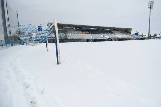 Kopivnica: Stadion Ivan Kušek Apaš osvanuo pod snježnim pokrivačem