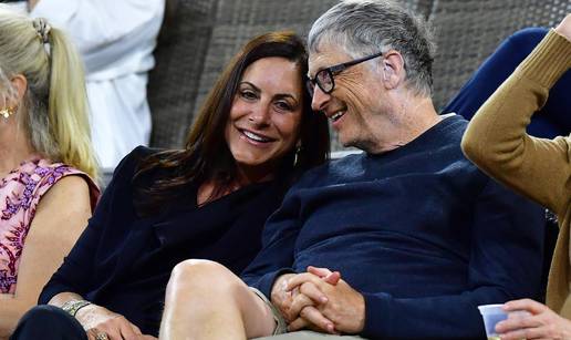 Bill Gates opet ljubi? Snimili ga u društvu udovice Paule Hurd