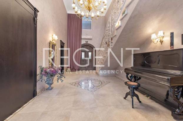 FOTO Luksuzna vila u Vodicama ima grijani bazen, saunu, biljar, jacuzzi... I cijena je 'raskošna'