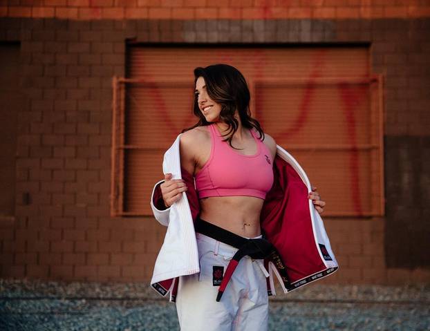 Mama UFC prvakinja: Prije 7 godina rekla je da će joj oko pasa biti pojas. Sad ga ima!