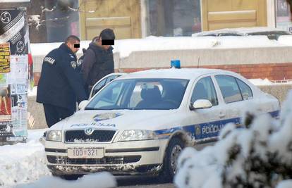 Razbojnici pištoljem tukli žene u kući i opljačkali ih