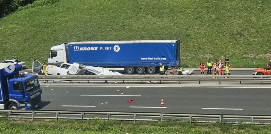 Strašna tragedija u Sloveniji: Pet mrtvih u teškoj nesreći na autocesti prema Ljubljani!