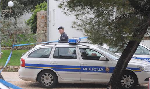 Postavili bombu i prijeteću poruku na auto iz Srbije