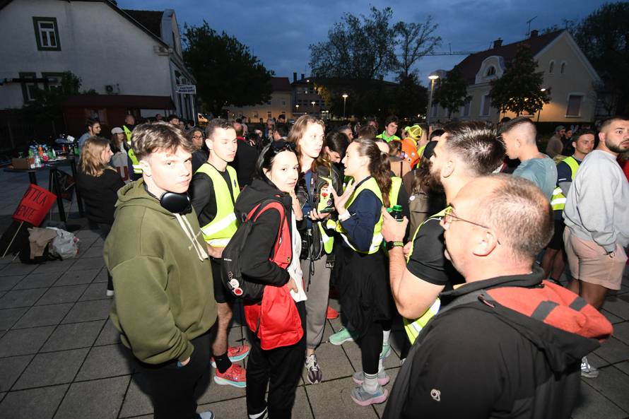 Virovitica: Severina dočekala srpske studente koji trče do Bruxellesa