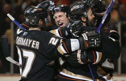 Anaheim Ducksi razbili u gostima San Jose Sharkse