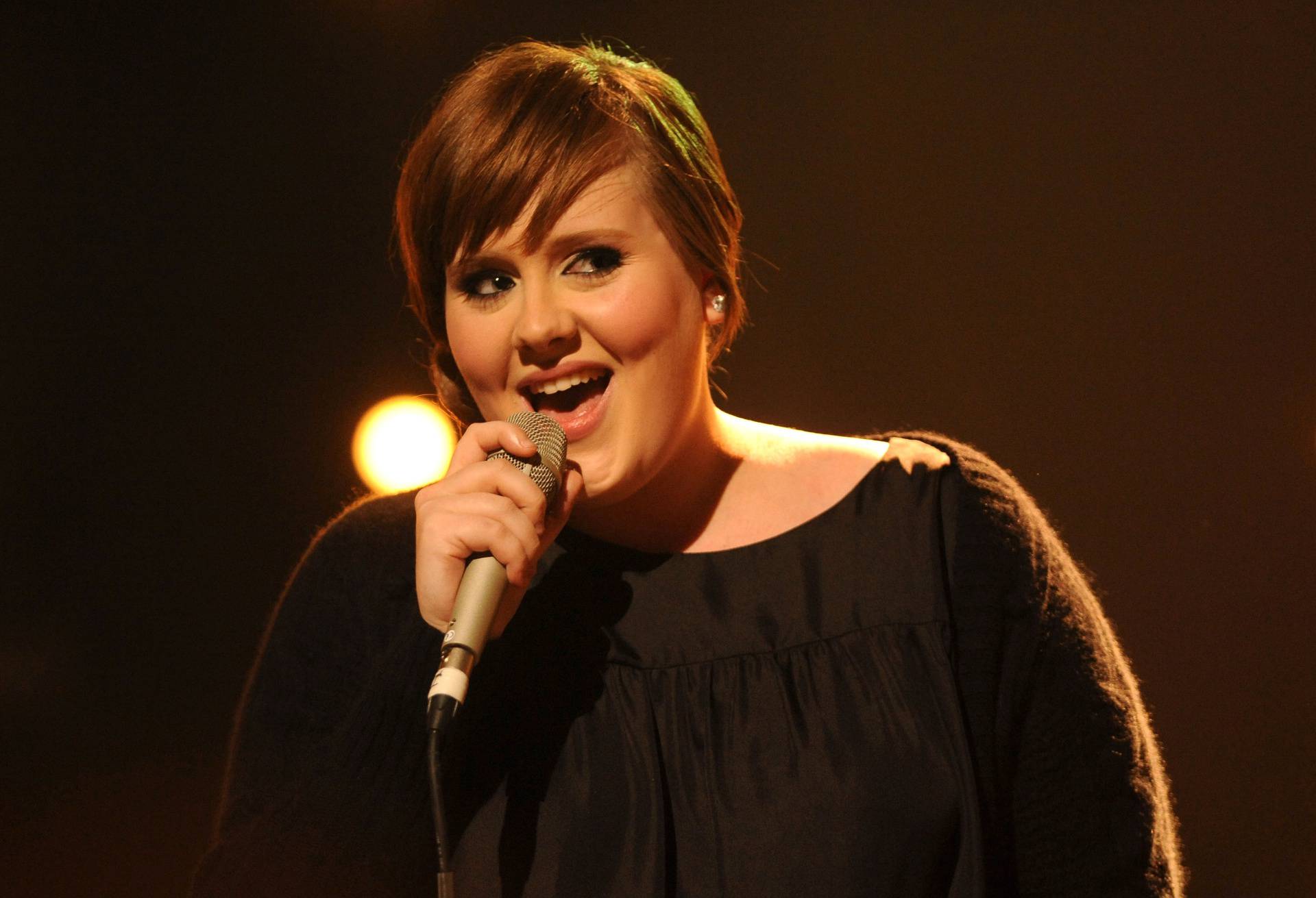 Pogledajte kako je diva Adele izgledala na svojoj prvoj dodjeli Brit Awards prije 14 godina