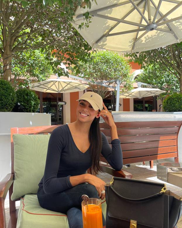 FOTO Bivša misica želi preuzeti Formulu 1: 'Cilj mi nije pobjeda'