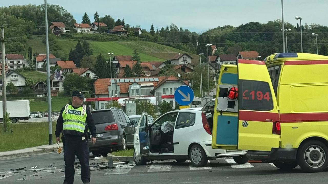 Tri automobila sudarila su se kod Tuheljskih  Toplica: Dvije osobe završile su u bolnici...