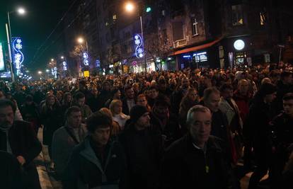 Prosvjed u Beogradu završio: Organizatori pozvali na ponovno okupljanje sutra