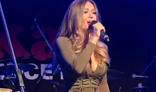 Lille zapalila atmosferu na koncertu u pripijenoj haljinici