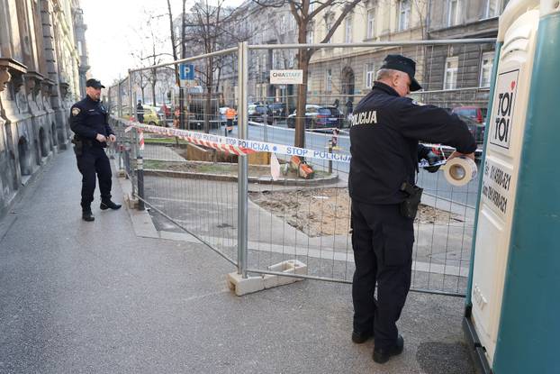 Zagreb: Pod jakim policijskim osiguranjem nastavljena izgradnja podzemnih spremnika u Žerjavićevoj ulici