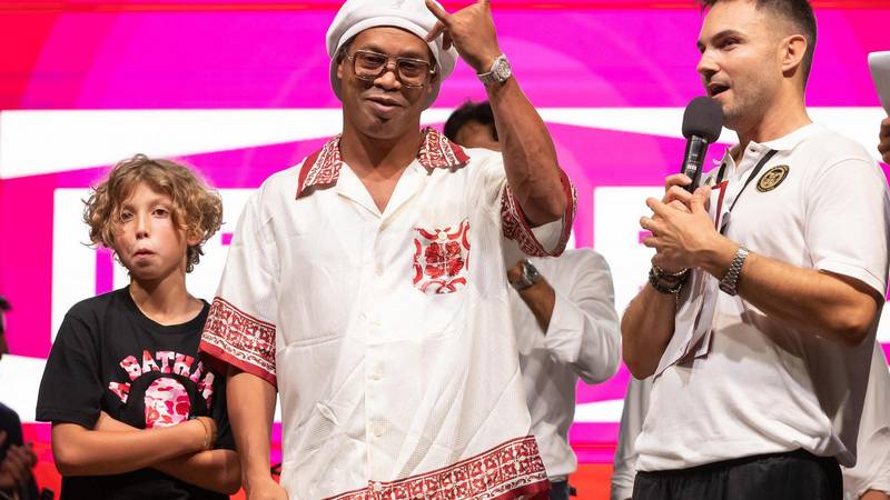 Ronaldinho se vraća nogometu! Klub ga predstavio, pričao je o Modriću: 'Jedan je od najvećih'