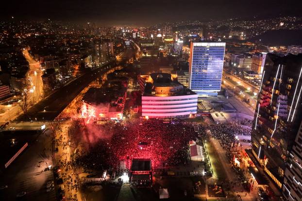 Pogled iz zraka na Novogodišnji koncert Jelene Rozge u Sarajevu