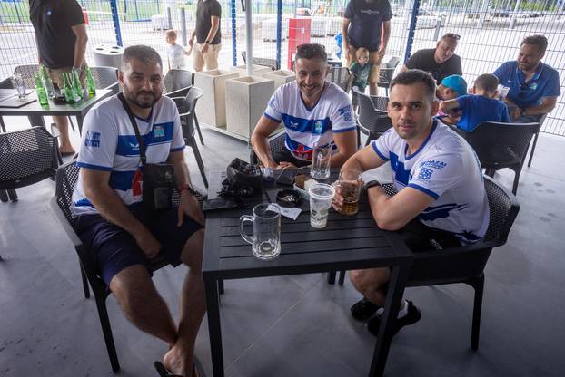 Osijek: Navijači uživali na otvorenom danu tribina novog stadiona