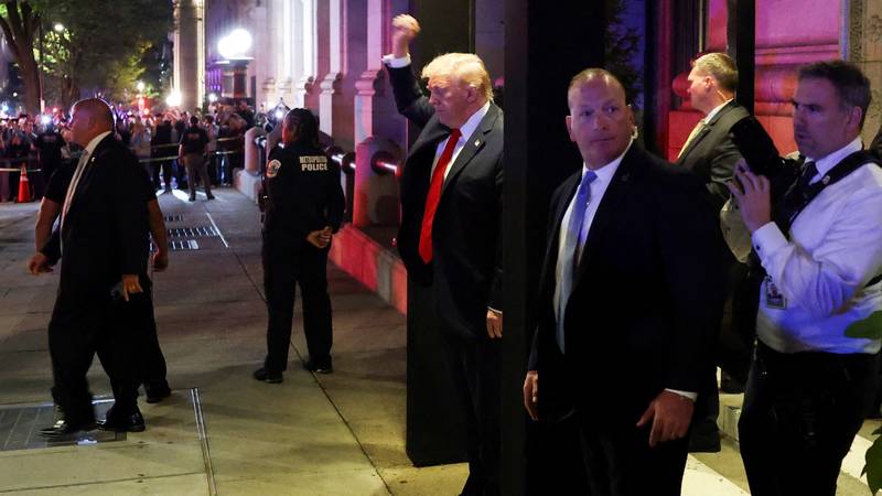 VIDEO Trumpa pitali o ruskim dronovima u Poljskoj na izlazu iz restorana. Ovako je reagirao