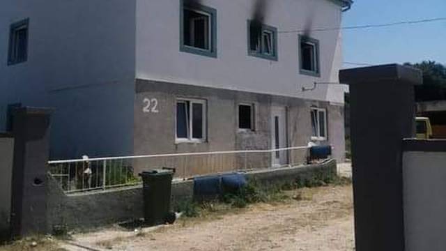 Gorjela kuća u Poljicima kraj Zadra: Vatrogasci našli tijelo