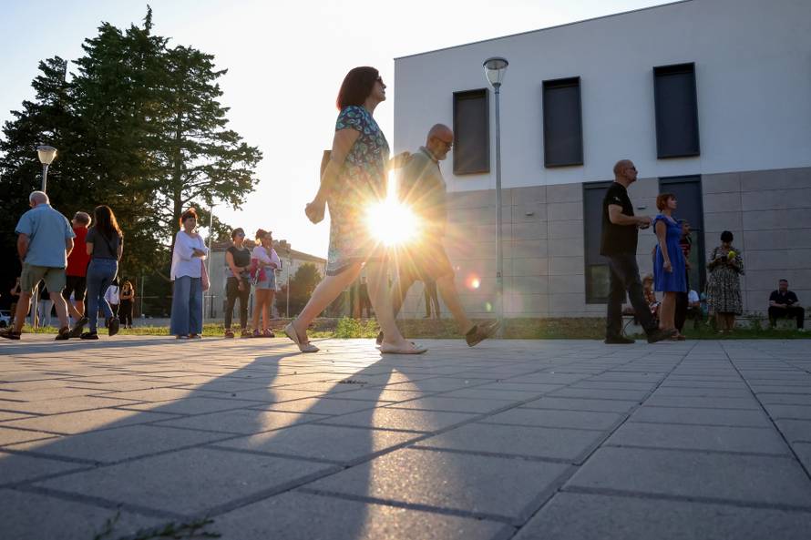 Benkovac: Organizatori benkovačkog festivala "Nosi se" koji je odgođen nakon prosvjeda branitelja održali mirni prosvjed