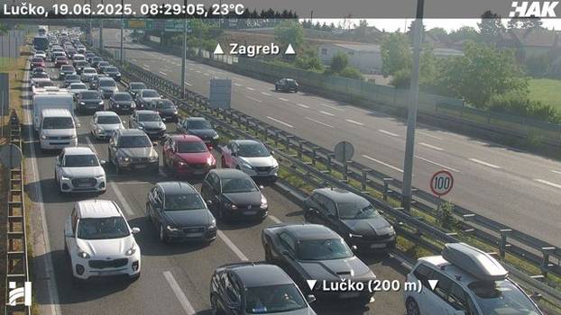 FOTO Zagužvalo na hrvatskim autocestama, gužve na granici: Pogledajte kolike su kolone...