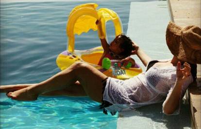 Mariah Carey pokazala je kako joj nakon porođaja stoji bikini