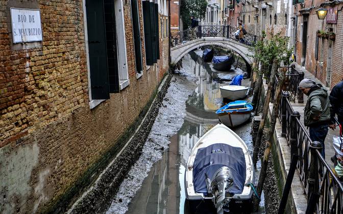 Što je ovo?! Kanali u Veneciji 'presušili', gondole su u mulju | 24sata