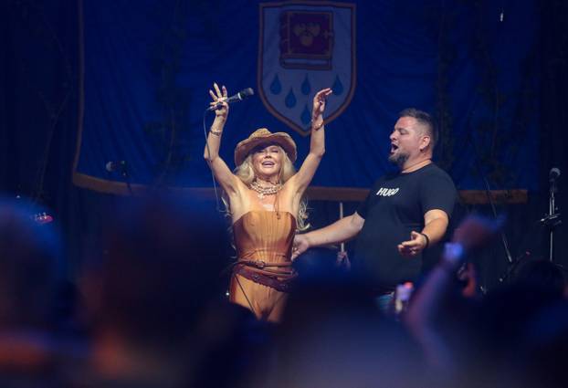 Gornja Bistra: Nastup Maje Šuput oduševio publiku na Bistranskoj Čušpazijadi