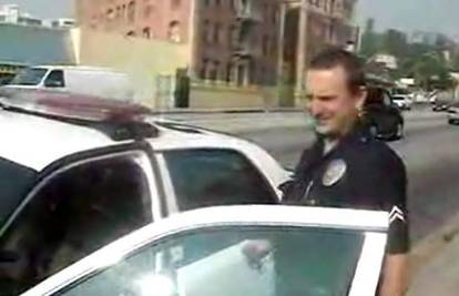 Snimao policajce kako krše nekoliko prometnih pravila