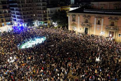 FOTO Ostavka, ubojice! Neredi na prosvjedu u Valenciji zbog poplava: 'Niste upozorili ljude'