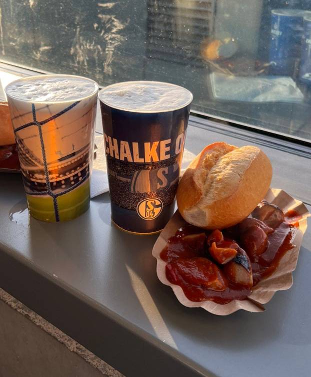 FOTO Biste li to probali? Evo što jedu na stadionima po svijetu