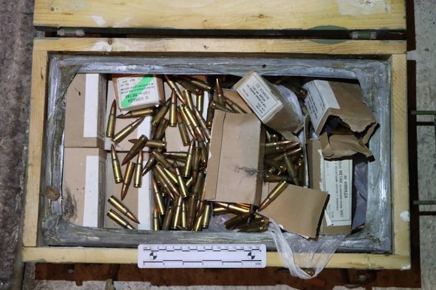 Rambo iz Stupnika! Pogledajte  što su našli tipu u kući! Imao i ručne bombe, TNT... Uhićen je