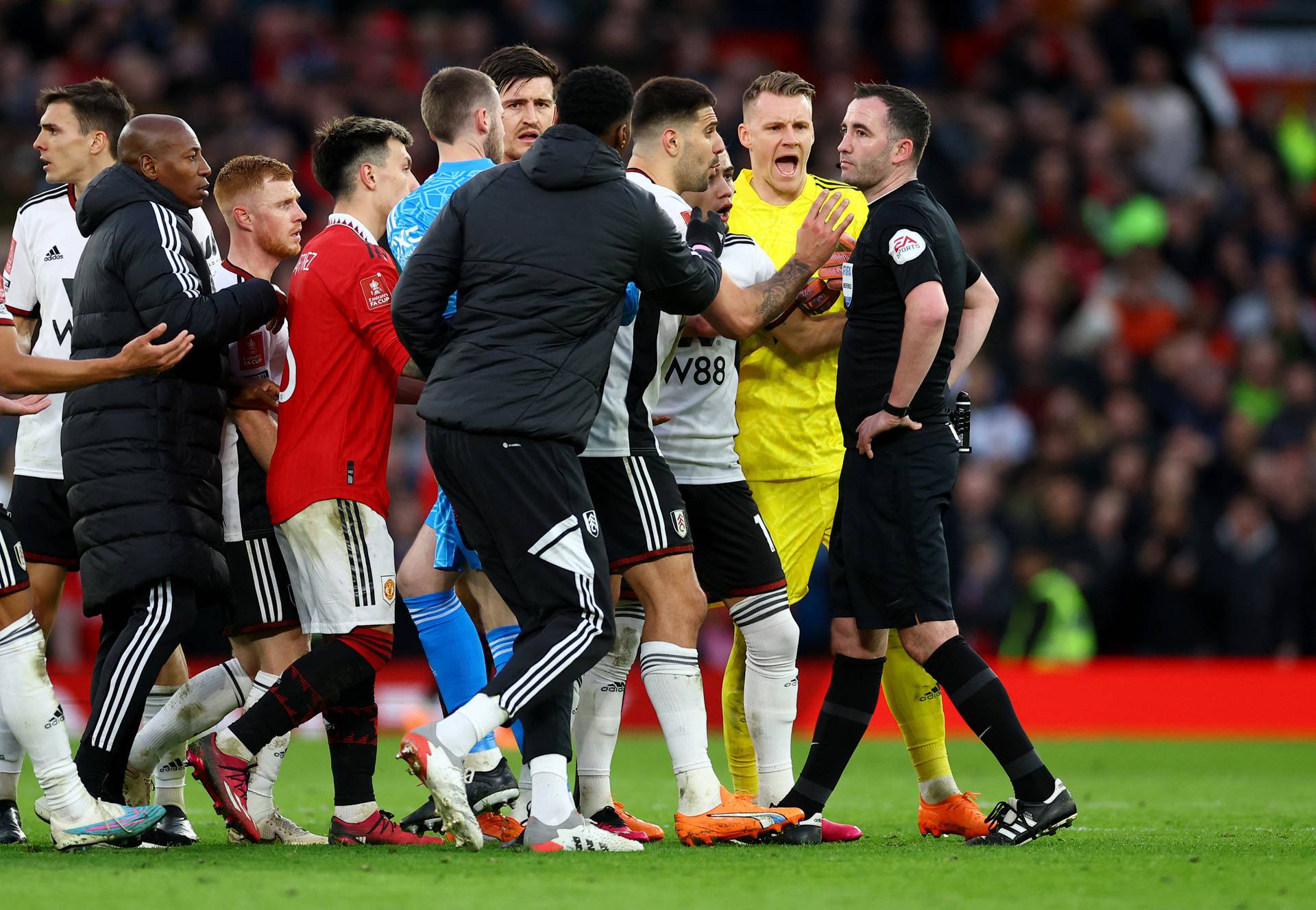 FA Cup - Quarter-Final - Manchester United v Fulham