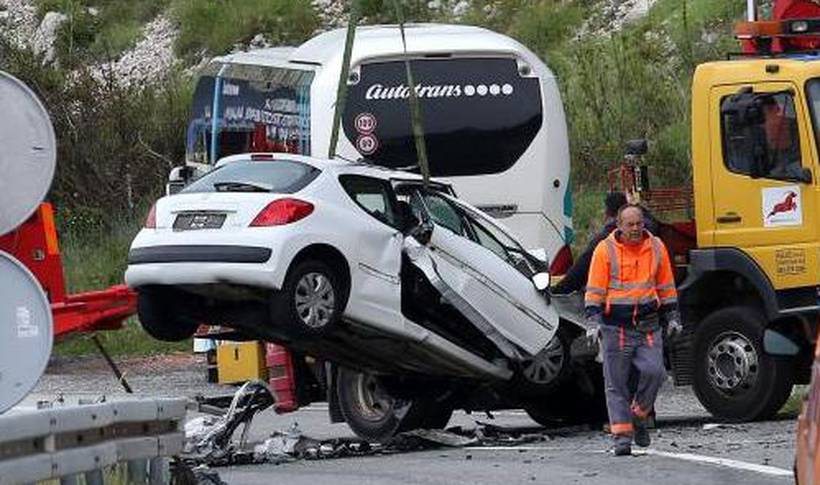 Bakarac: Jedna osoba poginula u sudaru autobusa i osobnog automobila