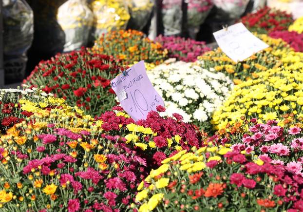 Šibenik: Uo?i nadolaze?ih blagdana pove?ana ponuda cvije?a i cvjetnih aranžmana