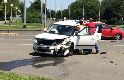 Sudar u raskrižju: Dvoje ljudi stradalo i završilo u bolnici