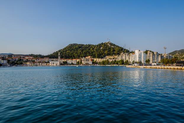 Ploče: Polazak posebnog trajekta s kojeg će se gledati vatromet