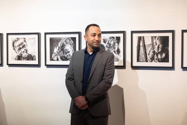 Osijek: Svečano otvorenje izložbe fotografija fotoreporterke Pixsella Emice Elveđi "Srce za Afriku"