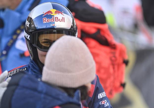 Kranjska Gora: Zrinka Ljutić u ciljnoj ravnini s bakom i djedom