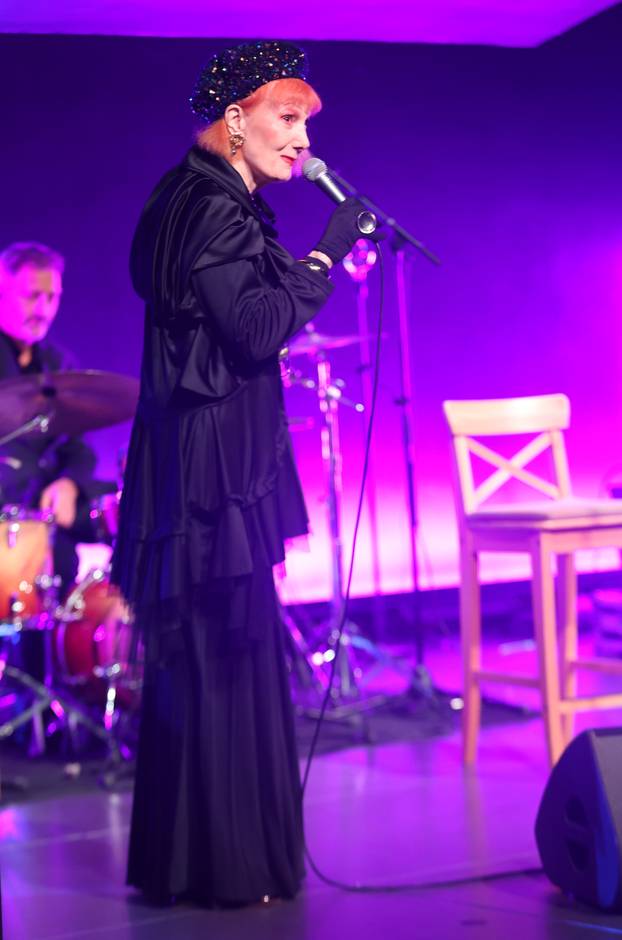 Šibenik: Josipa Lisac održala koncert u Kući umjetnosti Arsen