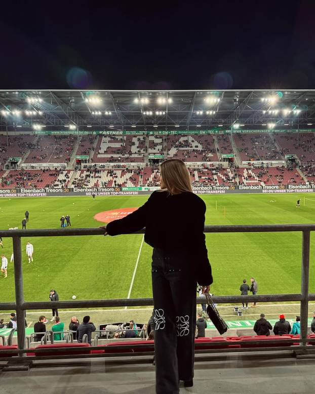 FOTO Napadač BiH uoči SP-a otvorio dušu: 'Moja supruga je Srpkinja, ali nogomet spaja...'