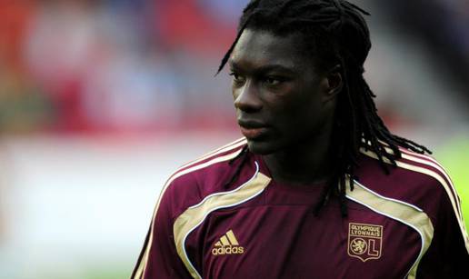 Gomis: Bacili su ispred mene bananu i hukali su mi, sramota