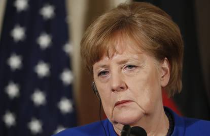 Pitanje vraćanja izbjeglica na granice srušilo rejting Merkel