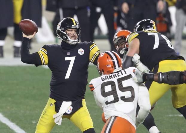 NFL: AFC Wild Card Round-Cleveland Browns at Pittsburgh Steelers