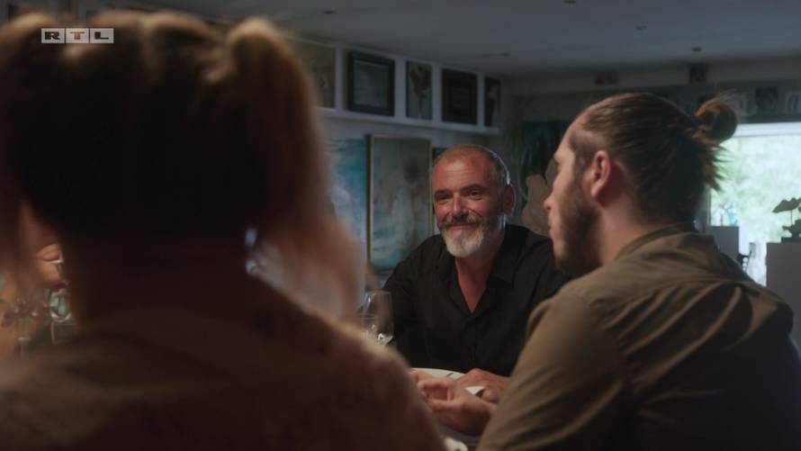 Djevojke su se osjećale zapostavljeno pa napustile stol: 'Ja mislim da smo mi višak'