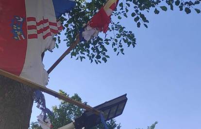 Kod Žepča spaljene zastava RH i Hrvata u BiH! Zbog koncerta Thomspona u Zagrebu?