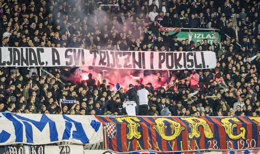 FOTO Torcida na tribini zapalila šalove oduzete Armadi na Krku