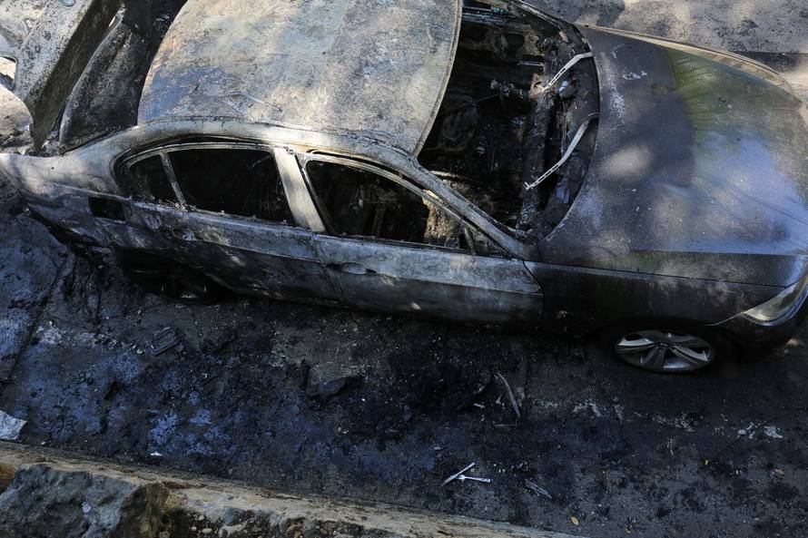 Napali bugarske navijače usred Zadra i zapalili im automobil