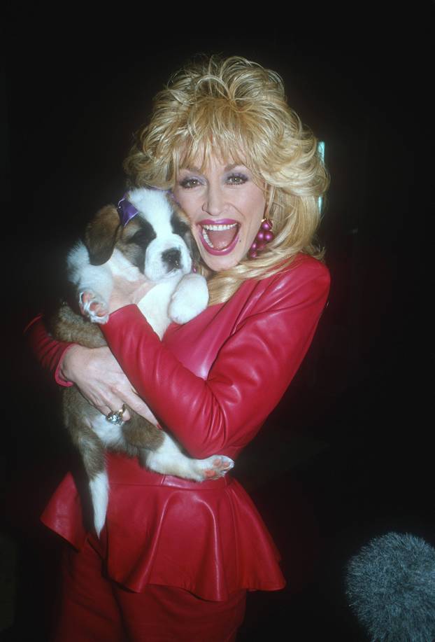 Dolly Parton Passes Away at 80