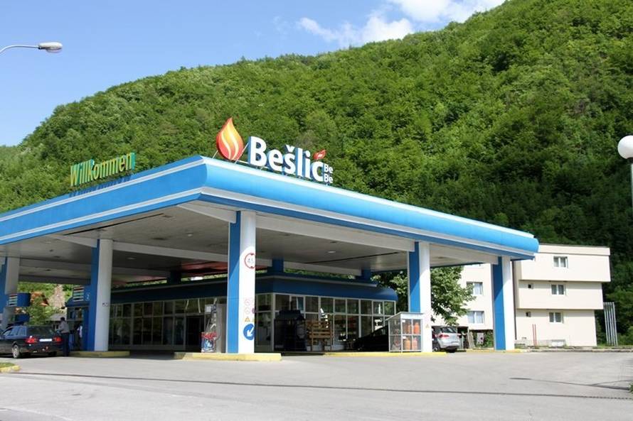 Ovako je Halid Bešlić pričao dok je smještao unesrećene u hotel: Pokažimo svi da smo još dobri