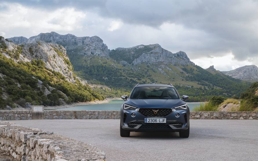 U Hrvatsku stigao Formentor, Cuprin prvi samostani model