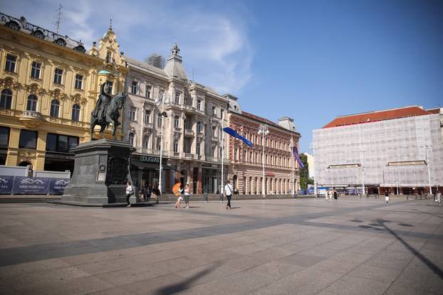 Zagreb: Velike vrućine ispraznile su ulice u glavnom gradu