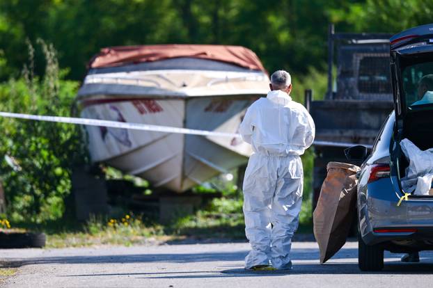 Zagreb: Očevid na mjestu požara automobila i broda